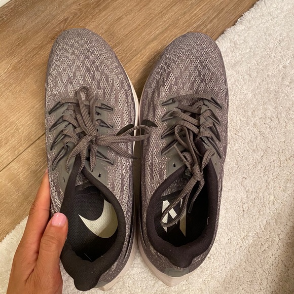 Nike Zoom shoes - Picture 2 of 6